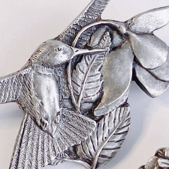 VTG Brooch Lot of 2 Signed Birds & Blooms Pewter Nature Hummingbird Birdhouse - Picture 2 of 9